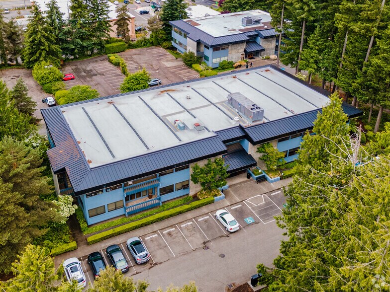 1050 NE Hostmark St, Poulsbo, WA à louer - Photo de l’immeuble – Image 2 sur 3