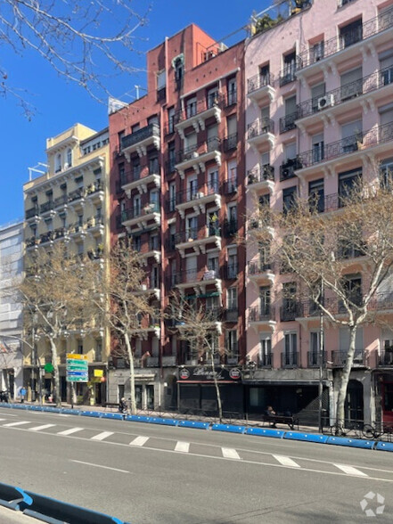 Immeuble residentiel dans Madrid, Madrid à vendre - Photo intérieure – Image 1 sur 1