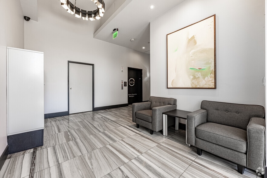 221 E 12th St, Los Angeles, CA à louer - Hall d’entrée – Image 3 sur 14