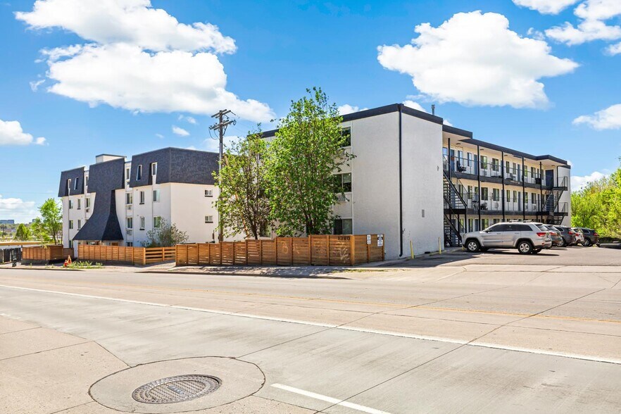 1380 W Mississippi Ave, Denver, CO à vendre - Photo de l’immeuble – Image 3 sur 31