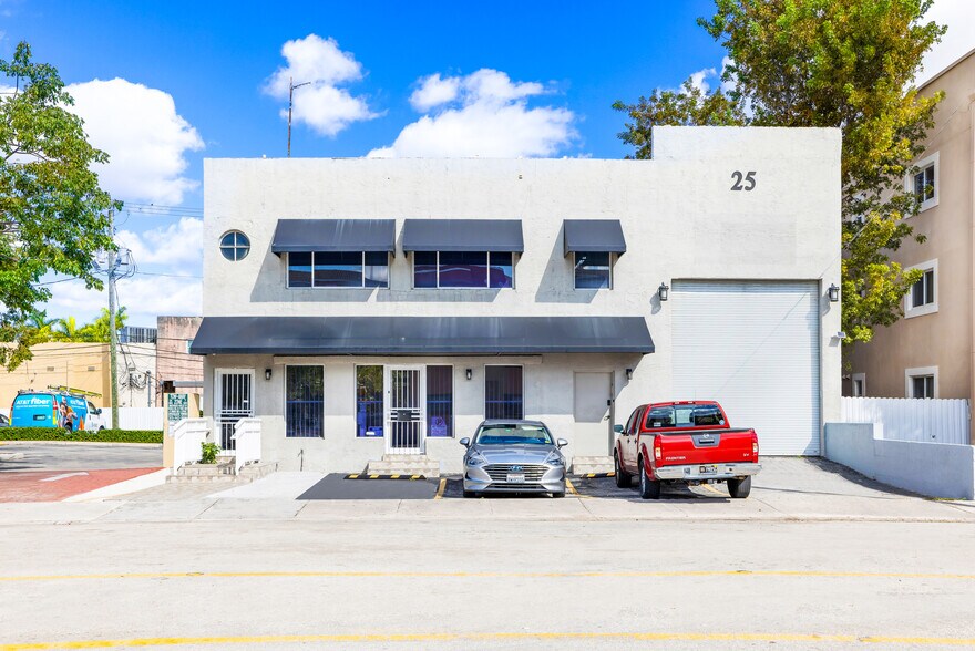 25 E 4th St, Hialeah, FL à louer - Photo de l’immeuble – Image 1 sur 72