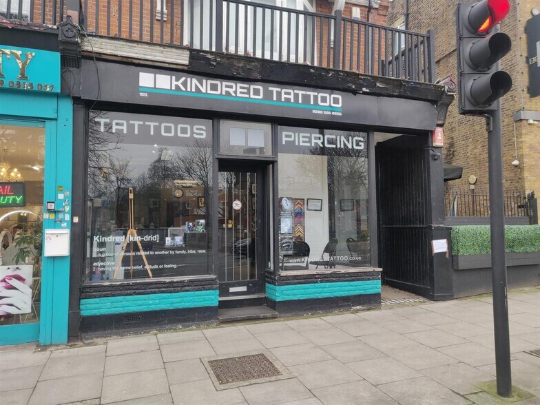 11-13 The Broadway, Loughton à louer - Photo de l’immeuble – Image 3 sur 15