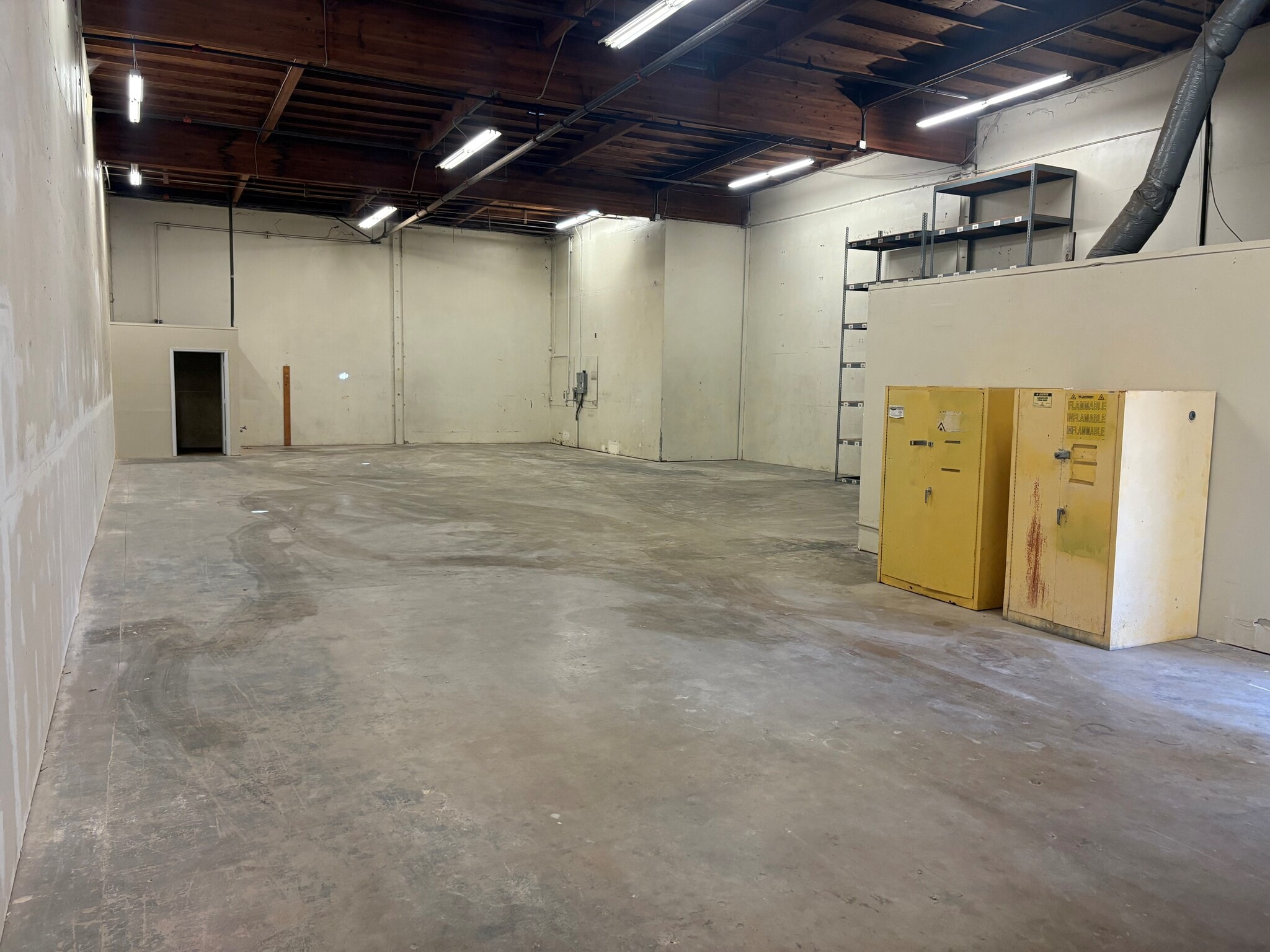 8230 Alpine Ave, Sacramento, CA à louer Photo intérieure– Image 1 sur 3