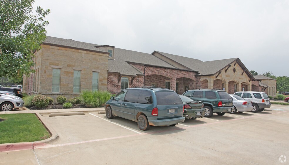 4851 Merlot Ave, Grapevine, TX à vendre - Photo de l’immeuble – Image 2 sur 3