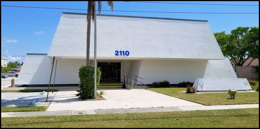 2110 N Florida Mango Rd, West Palm Beach, FL à louer - Photo de l’immeuble – Image 3 sur 7
