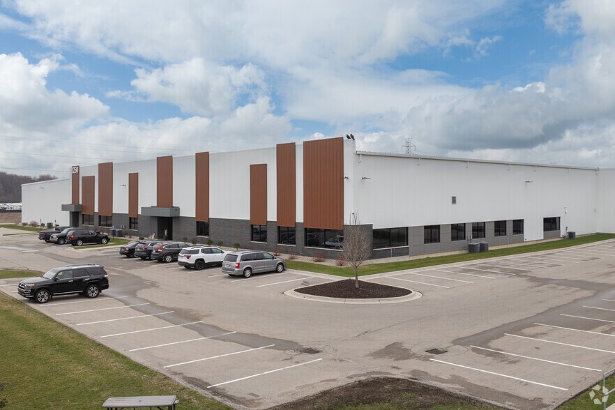 1250 60th St, Byron Center, MI à louer - Photo de l’immeuble – Image 3 sur 5
