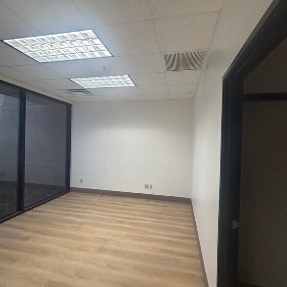46341 Commerce St, Indio, CA à louer - Photo de l’immeuble – Image 3 sur 17