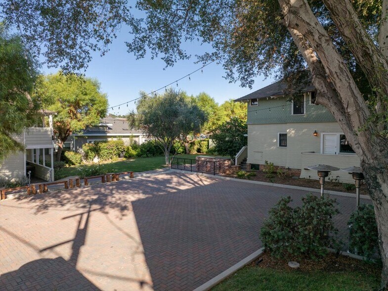 136-140 W 3rd Ave, Escondido, CA à louer - Photo de l’immeuble – Image 2 sur 67