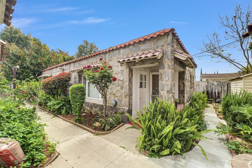581 N Euclid Ave, Upland, CA à vendre - Photo de l’immeuble – Image 3 sur 10