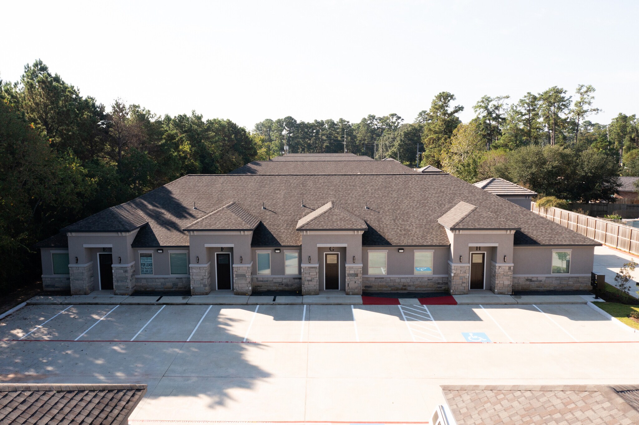 12422 Spring Cypress Rd, Tomball, TX à louer Photo de l’immeuble– Image 1 sur 19