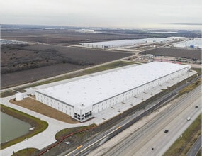 2800 S Millers Ferry Rd, Wilmer, TX à louer Photo intérieure– Image 1 sur 2