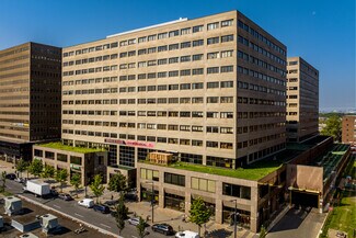Plus de détails pour 433 Rue Chabanel O, Montréal, QC - Local d'activités, Industriel/Logistique à louer