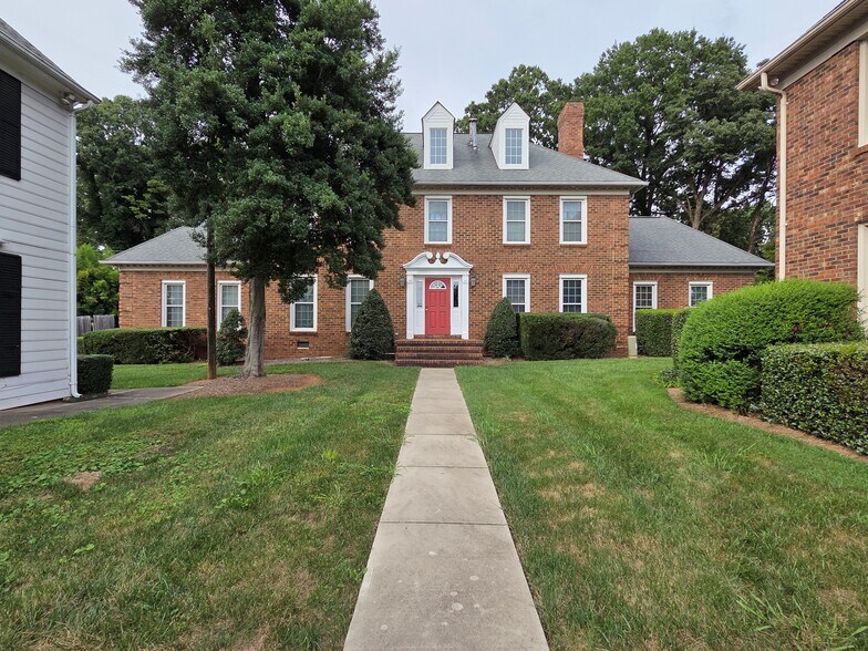 5511 Monroe Rd, Charlotte, NC à vendre - Photo de l’immeuble – Image 2 sur 15