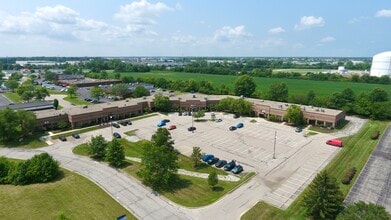 8902 Vincennes Cir, Indianapolis, IN à louer Aérien– Image 1 sur 12