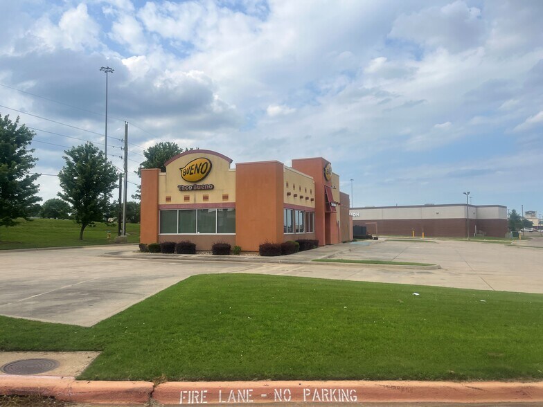 2400 Richmond Rd, Texarkana, TX à louer - Photo de l’immeuble – Image 2 sur 14