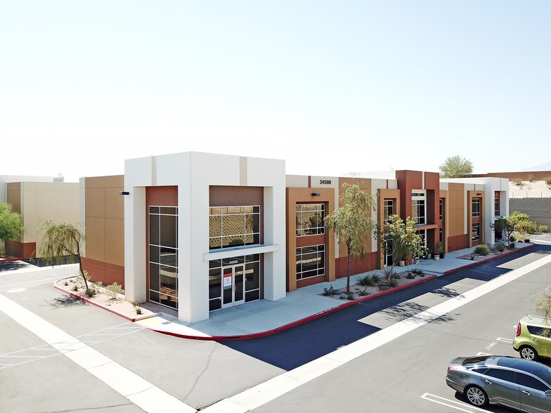 34500 Gateway Dr, Palm Desert, CA à louer - Photo principale – Image 2 sur 3