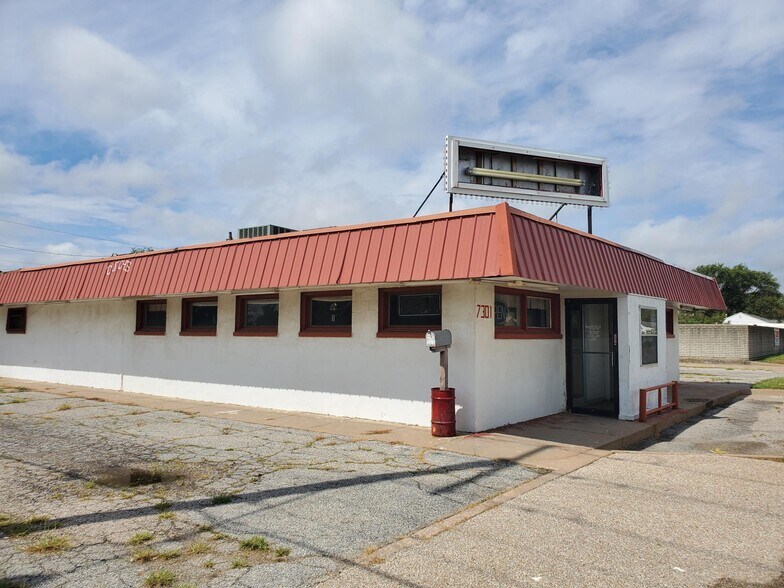 7301 S Broadway St, Haysville, KS à louer - Photo de l’immeuble – Image 2 sur 5