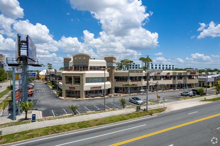 7219 International Dr, Orlando, FL à louer - Photo de l’immeuble – Image 3 sur 6