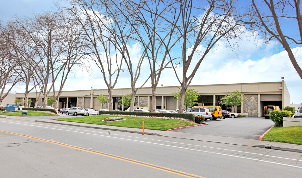 2999-3057 Teagarden St, San Leandro, CA à louer - Photo principale – Image 2 sur 5