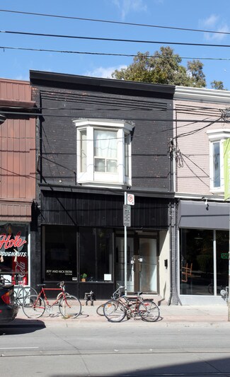 Plus de détails pour 1594 Queen St W, Toronto, ON - Local commercial à vendre