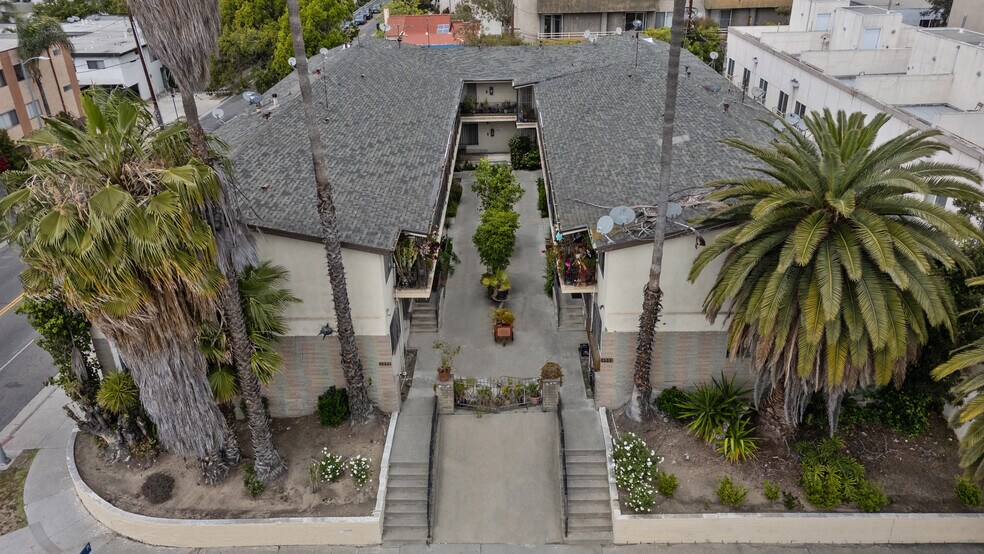4955 Rosewood Ave, Los Angeles, CA à vendre - Photo de l’immeuble – Image 3 sur 9