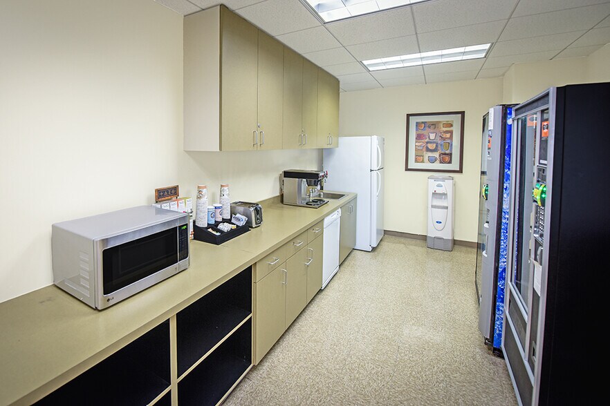 14500 Roscoe Blvd, Panorama City, CA à louer - Photo intérieure – Image 3 sur 5