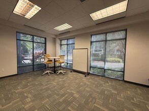 200 Carillon Pkwy, Saint Petersburg, FL à louer Photo intérieure– Image 2 sur 5