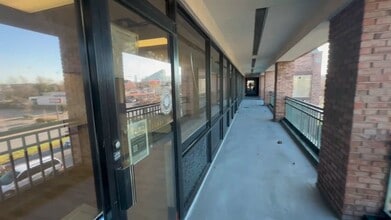 4140 Lemmon Ave, Dallas, TX à louer - Vidéo sur l’annonce professionnelle 