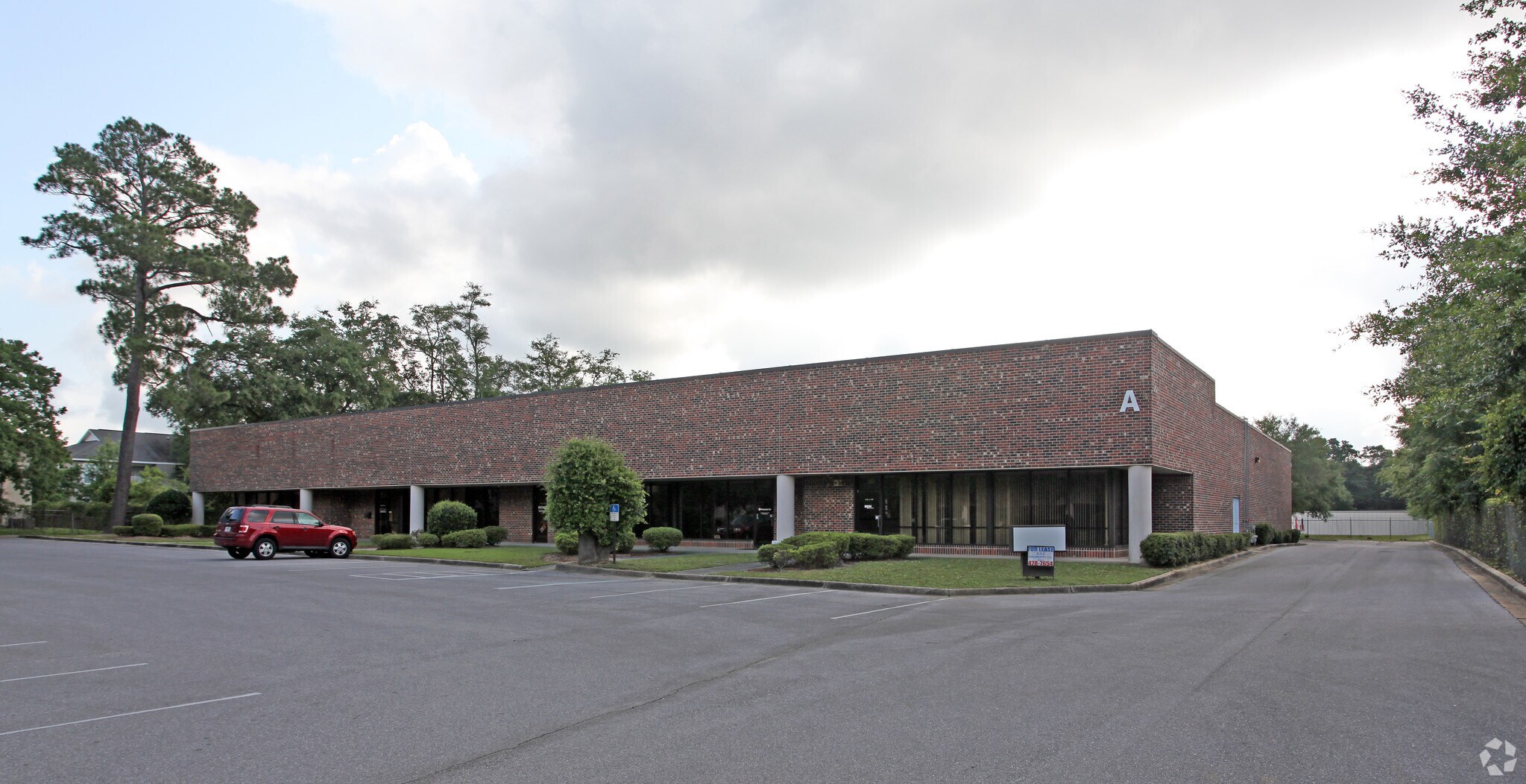 826 Creighton Rd, Pensacola, FL à louer Photo de l’immeuble– Image 1 sur 11