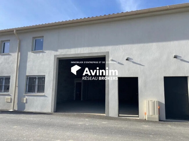 Plus de détails pour Local d'activités à louer