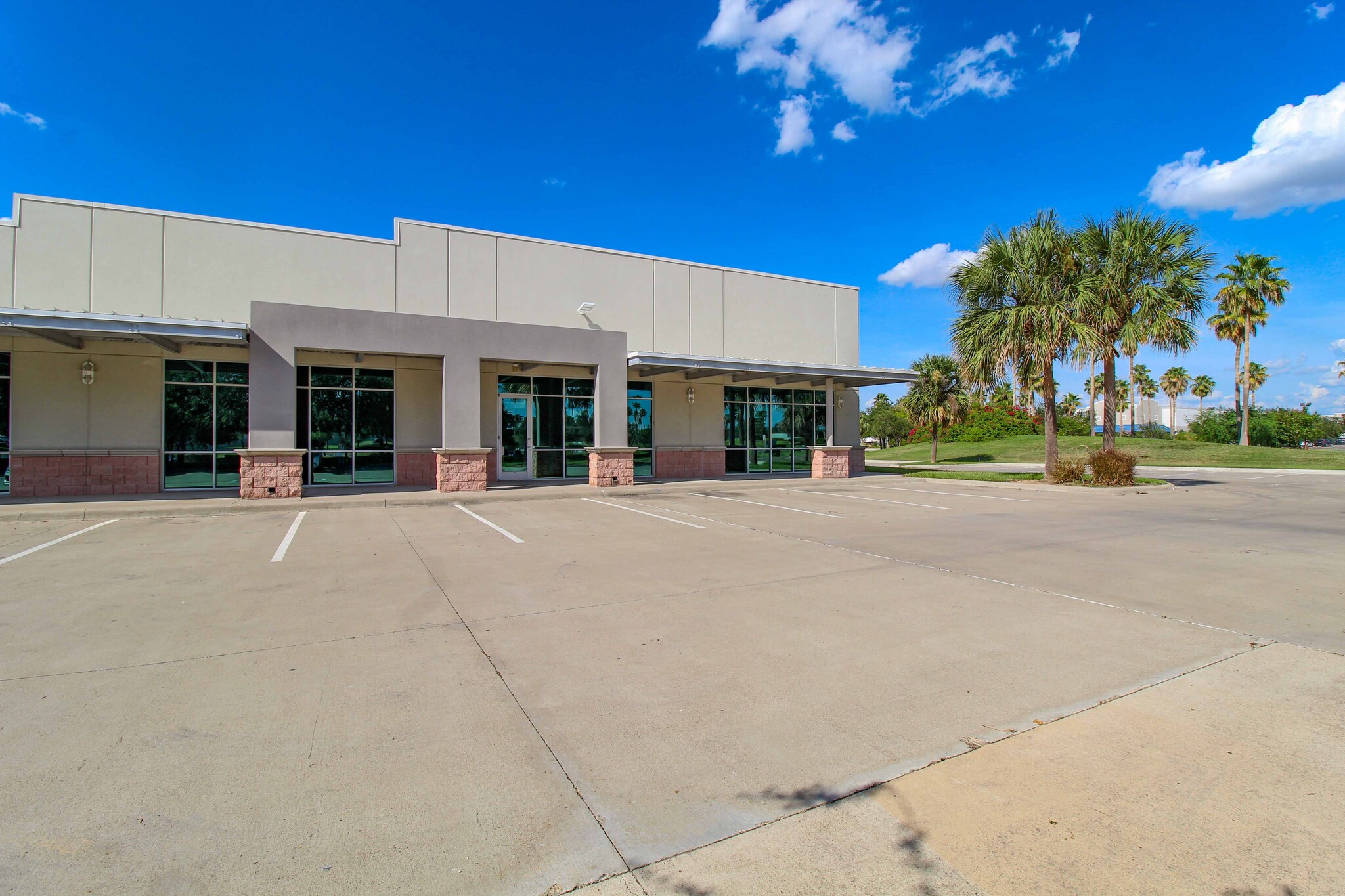 5000 W Military Hwy, McAllen, TX à louer Photo de l’immeuble– Image 1 sur 1