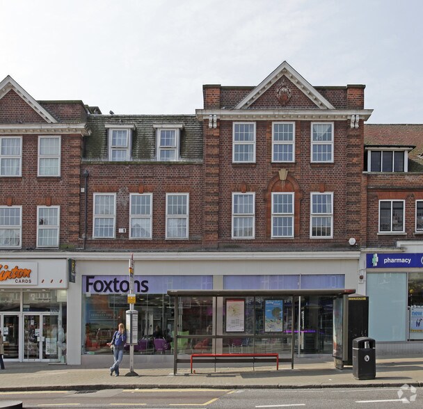 33-35 Bridge St, Pinner à louer - Photo de l’immeuble – Image 1 sur 11