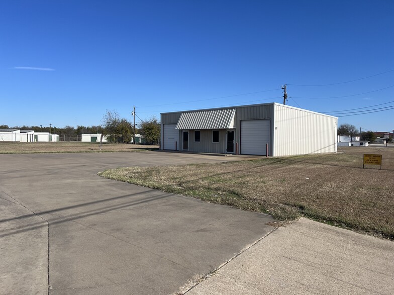 408 W Kilpatrick Ave, Cleburne, TX à louer - Photo de l’immeuble – Image 2 sur 7