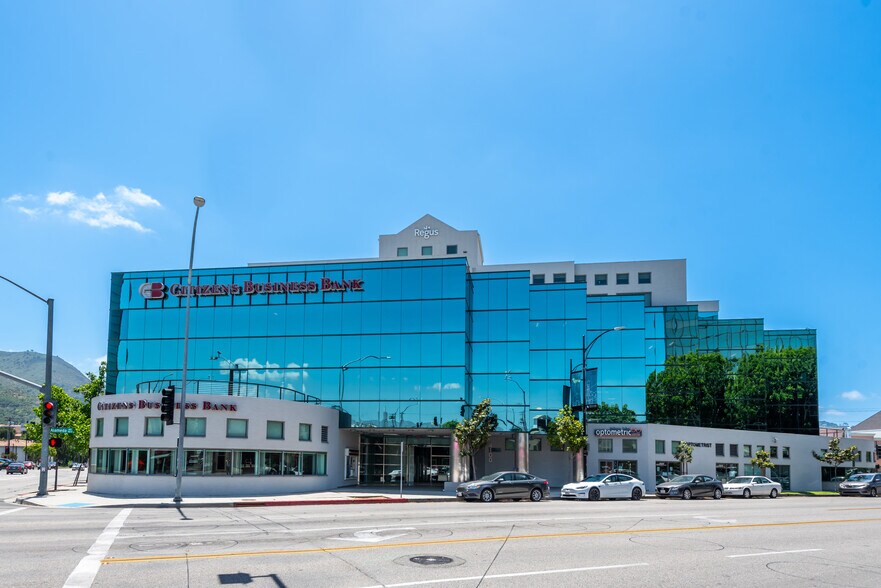4100 W Alameda Ave, Burbank, CA à louer - Photo de l’immeuble – Image 2 sur 9