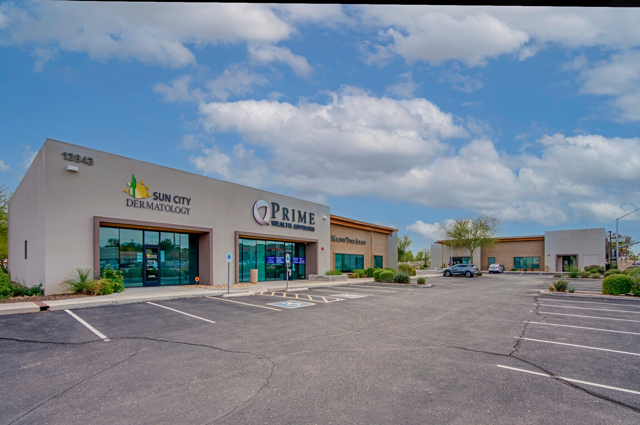 13843-13847 W Meeker Blvd, Sun City West, AZ à louer Photo principale– Image 1 sur 4