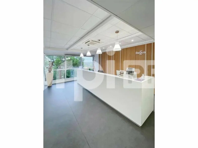 Bureau dans SOPHIA ANTIPOLIS à louer - Photo de l’immeuble – Image 3 sur 10