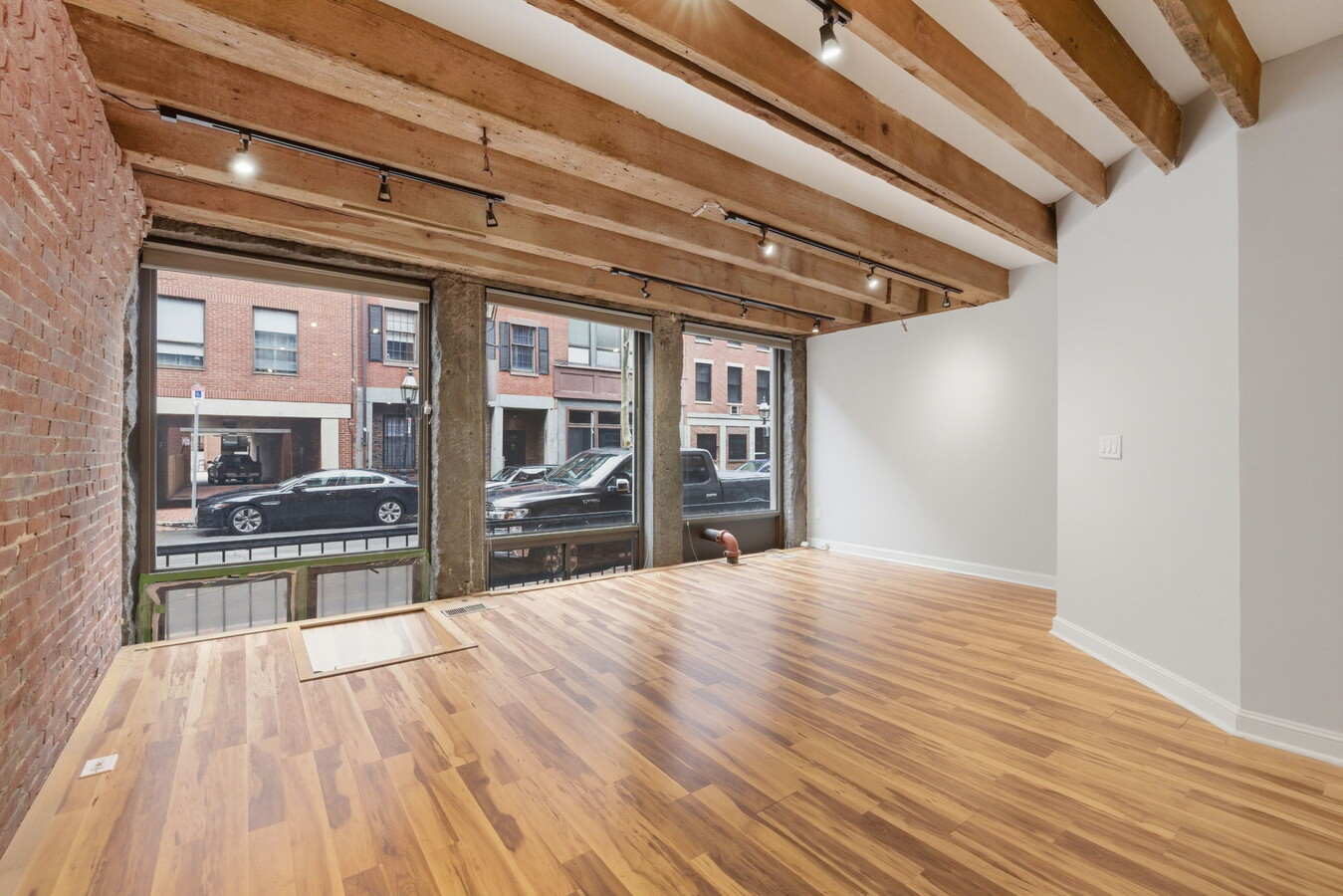 112 Fulton St, Boston, MA 02109 - Lot 1C -  - Photo intérieure - Image 1 of 16