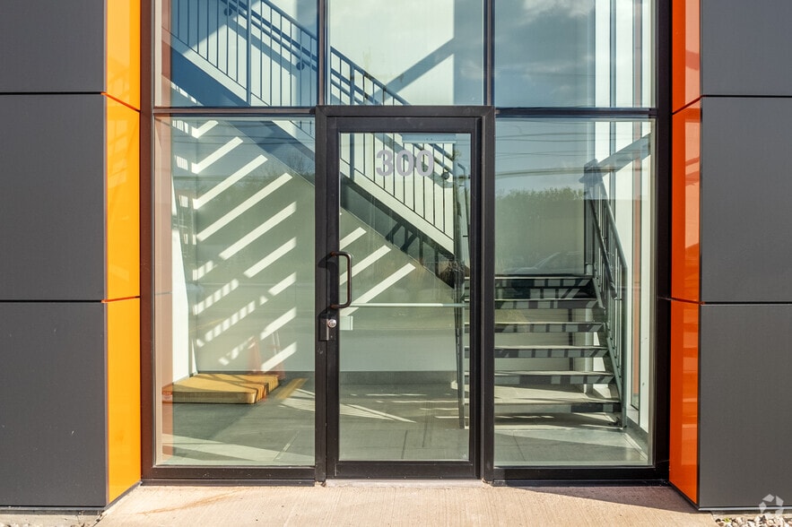 17660 Rue Charles, Mirabel, QC à louer - Photo de l’immeuble – Image 3 sur 6