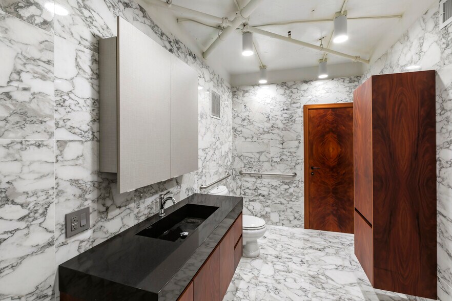 1645-1649 Mission St, San Francisco, CA à vendre - Photo de l’immeuble – Image 3 sur 9
