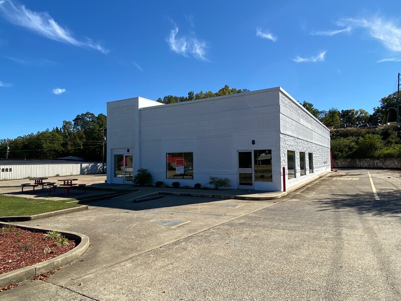 246 Bexar Ave E, Hamilton, AL à louer - Photo principale – Image 1 sur 5