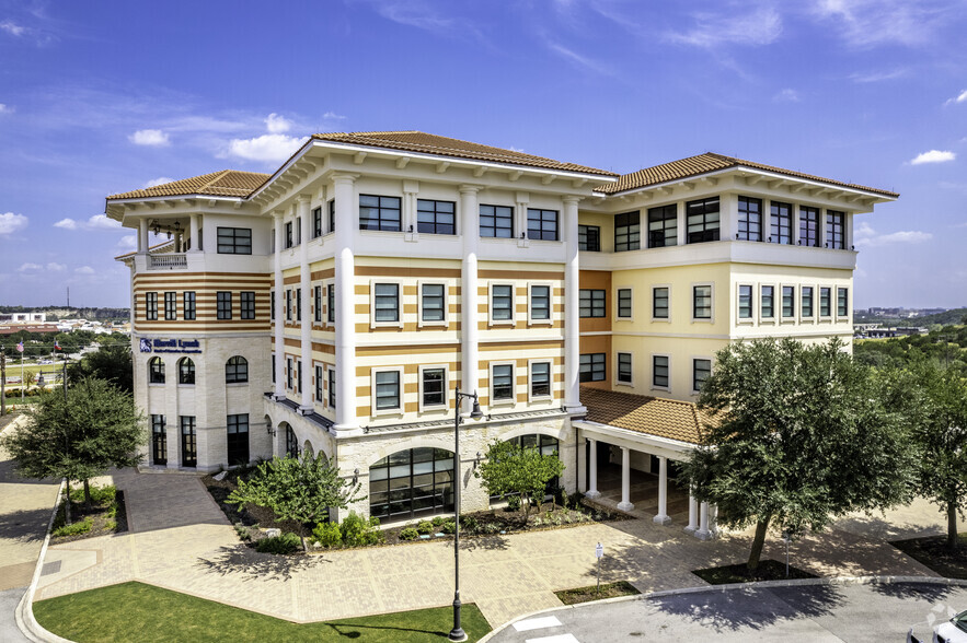 17806 W Interstate 10, San Antonio, TX à louer - Photo de l’immeuble – Image 2 sur 10