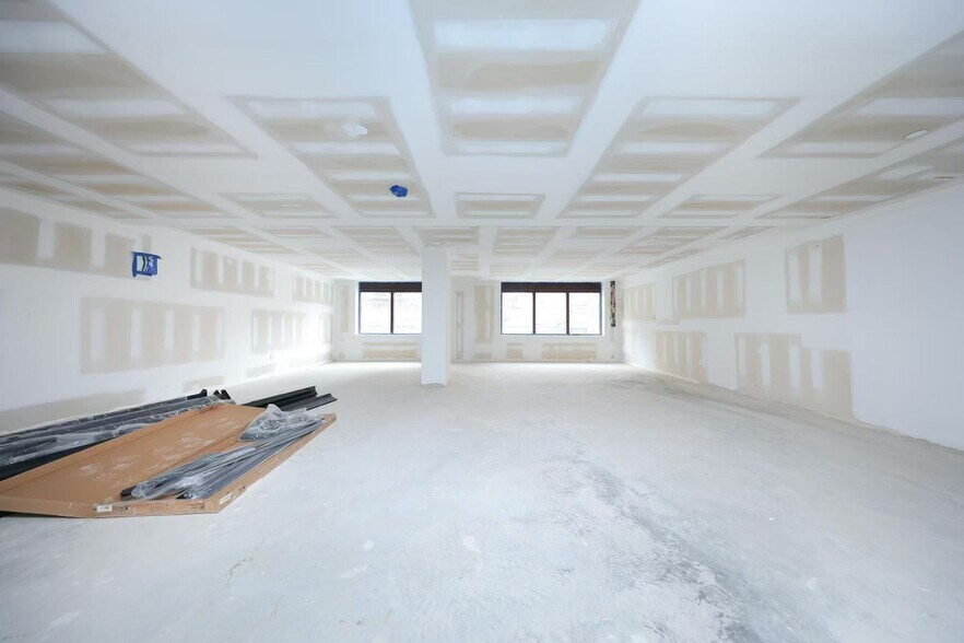 132-27 41st Rd, Flushing, NY à vendre - Photo de l’immeuble – Image 3 sur 4