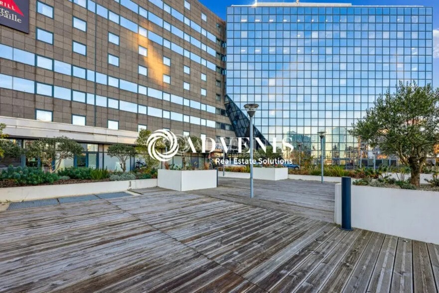 Bureau dans Noisy-le-Grand à louer - Photo de l’immeuble – Image 3 sur 20