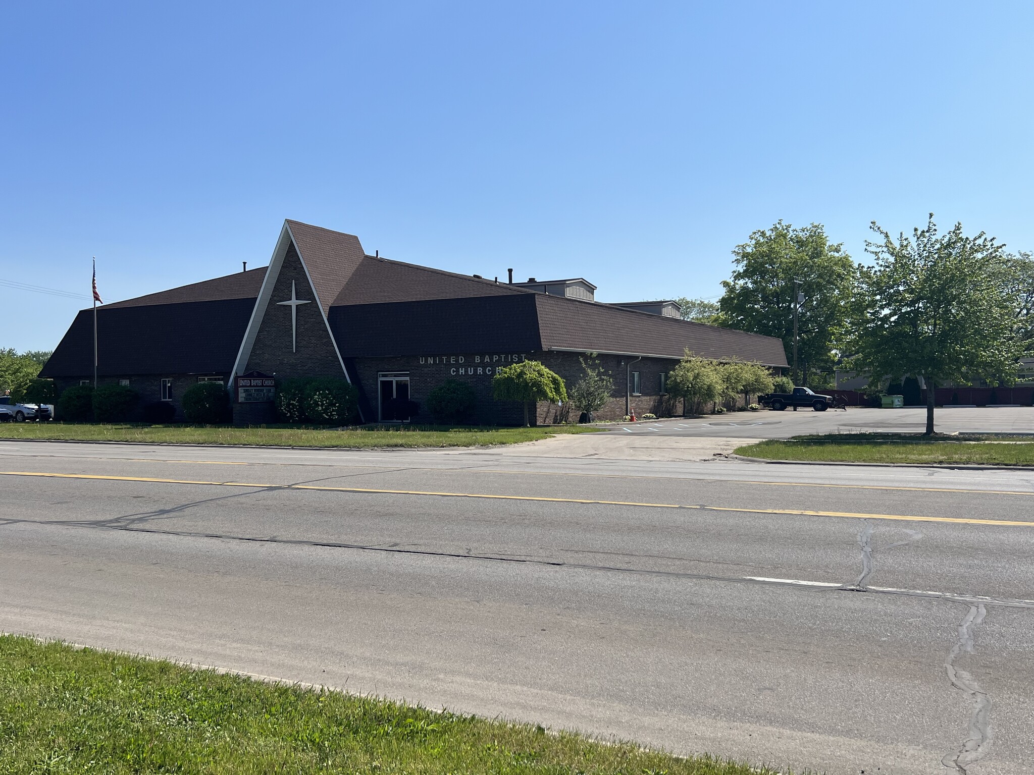 236 Middlebelt Rd, Garden City, MI à louer Photo principale– Image 1 sur 11