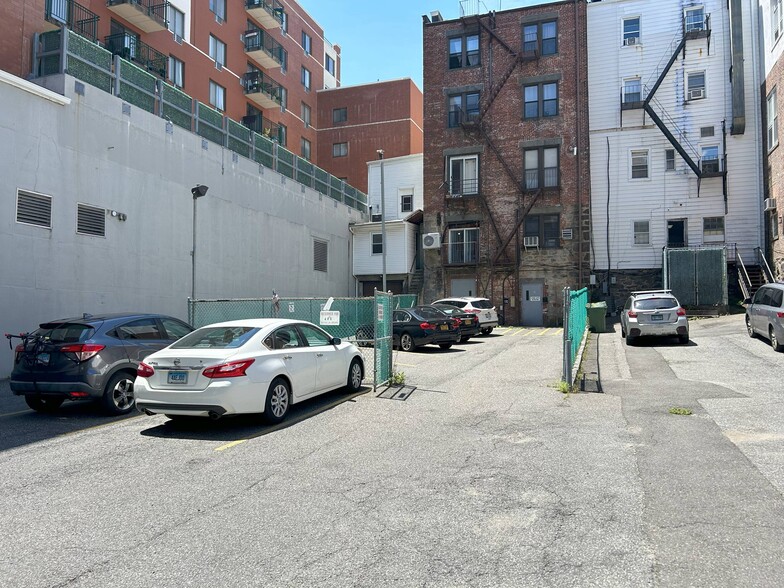 137 Mamaroneck Ave, Mamaroneck, NY à louer - Photo de l’immeuble – Image 3 sur 6