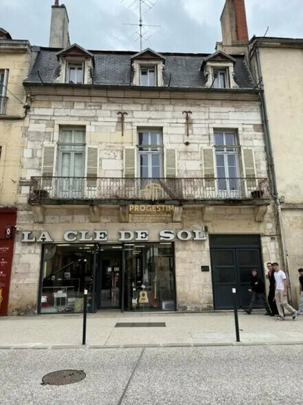 31 Rue Bossuet, Dijon à louer - Photo de l’immeuble – Image 2 sur 9