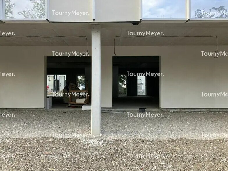 Local d’activités dans Bruges à louer - Photo de l’immeuble – Image 1 sur 7