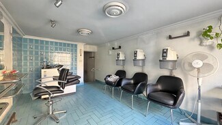 Plus de détails pour Local commercial à vendre