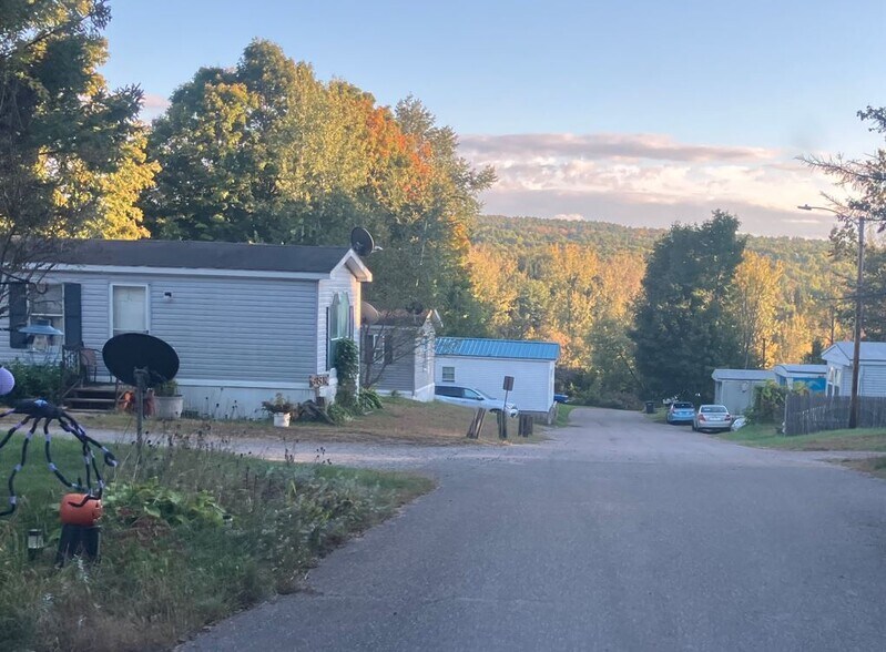 65 River Rd, Essex Junction, VT à vendre - Photo principale – Image 1 sur 1