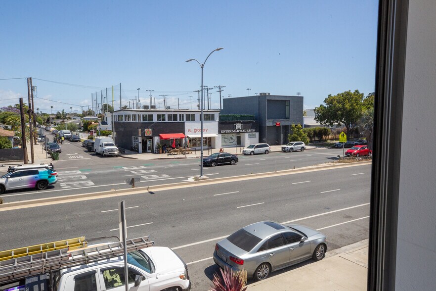 12923 Venice Blvd, Los Angeles, CA à louer - Photo de l’immeuble – Image 3 sur 6
